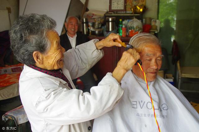 世界销售冠军乔·吉拉德的48种销售技巧,48个对话场景