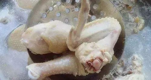 ���ݳ�ʦ�ܽ�ģ�100������С���ţ�ʵ�õ�����