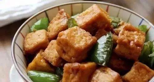 ���ݳ�ʦ�ܽ�ģ�100������С���ţ�ʵ�õ�����