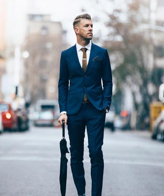营养生活           不要随便穿上合适的商务衣服.