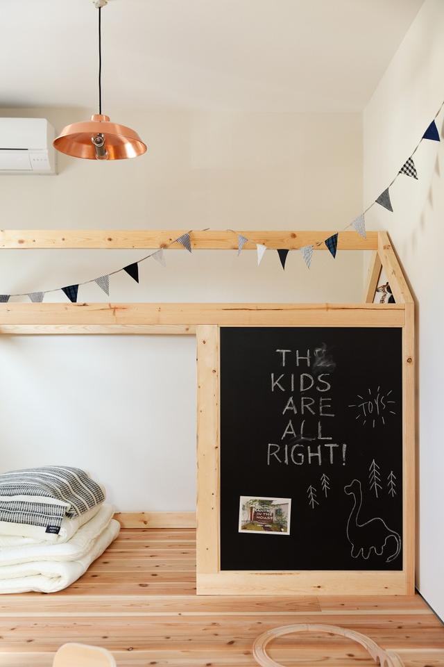 142�Oһ��һŮ����¶̨��Ժ�ӣ����湩ů˯���ϣ����������ɾ���