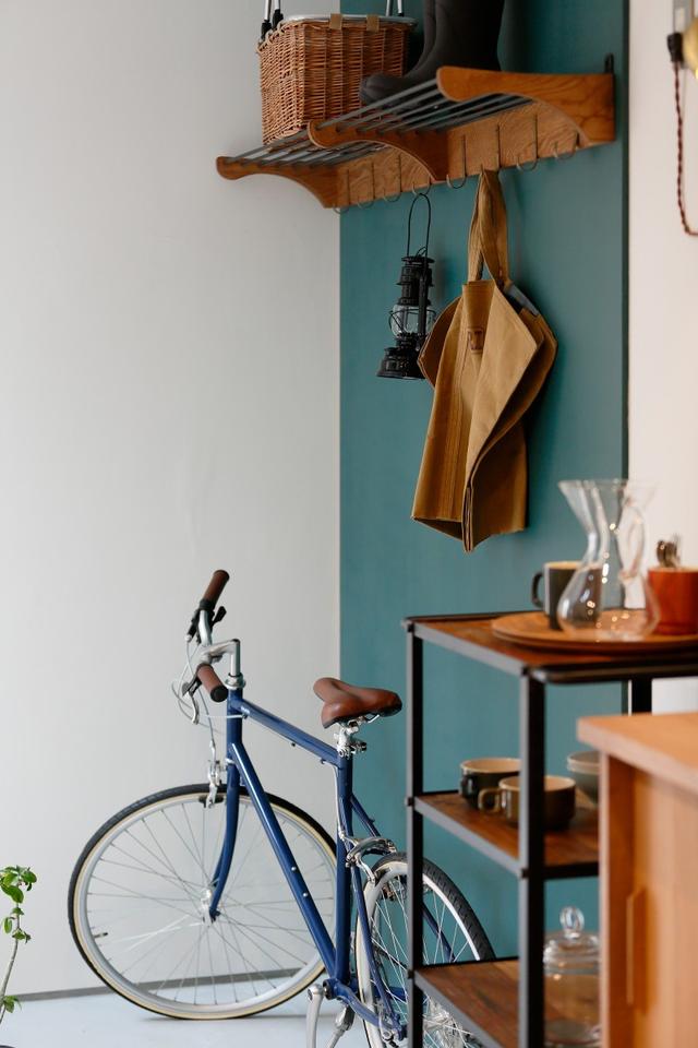 142�Oһ��һŮ����¶̨��Ժ�ӣ����湩ů˯���ϣ����������ɾ���