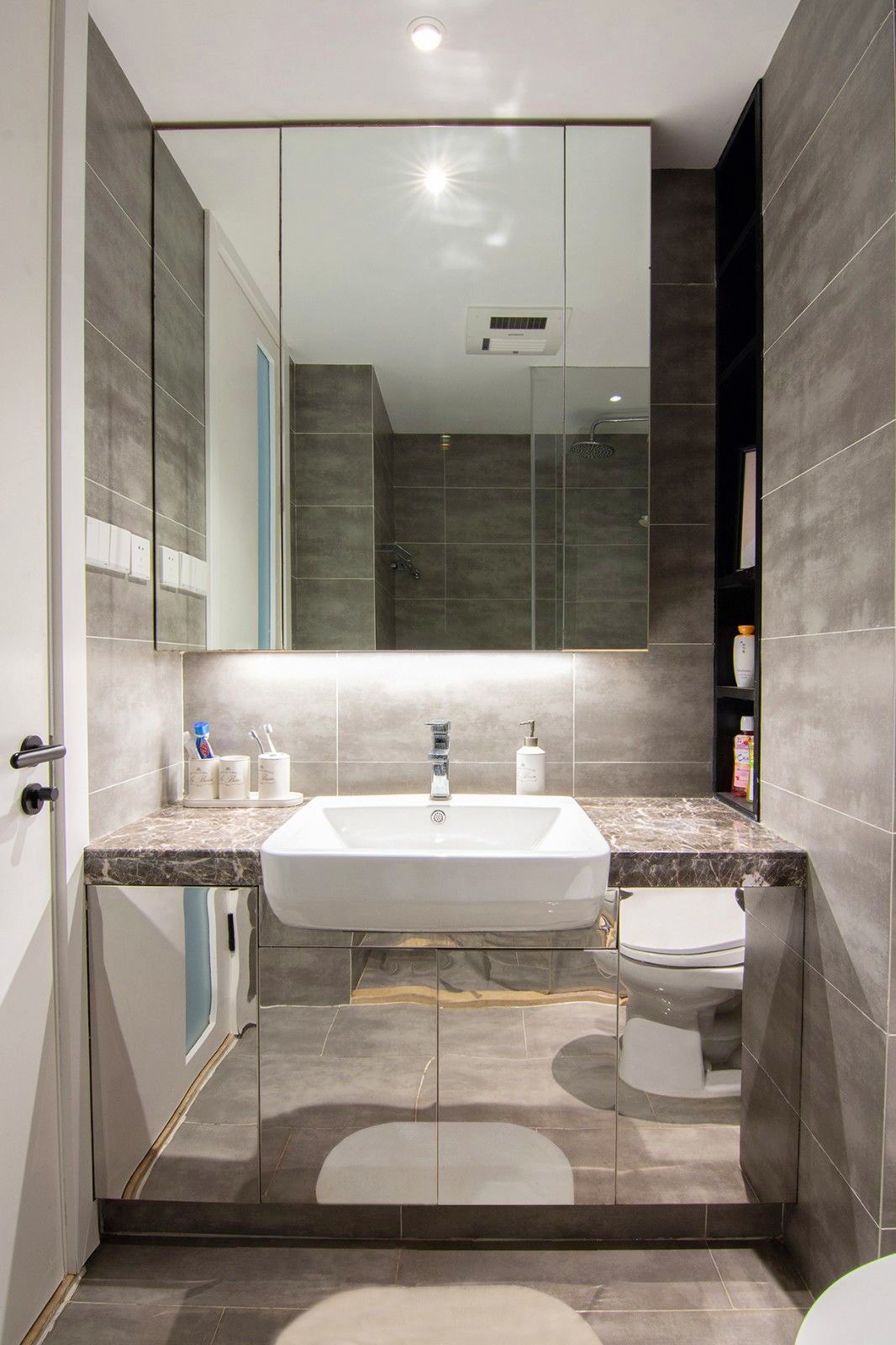 ������������еļң���ˬ��Ȼ��ͷһ�ط��ּ�װ����Ʒ���Ϳ�