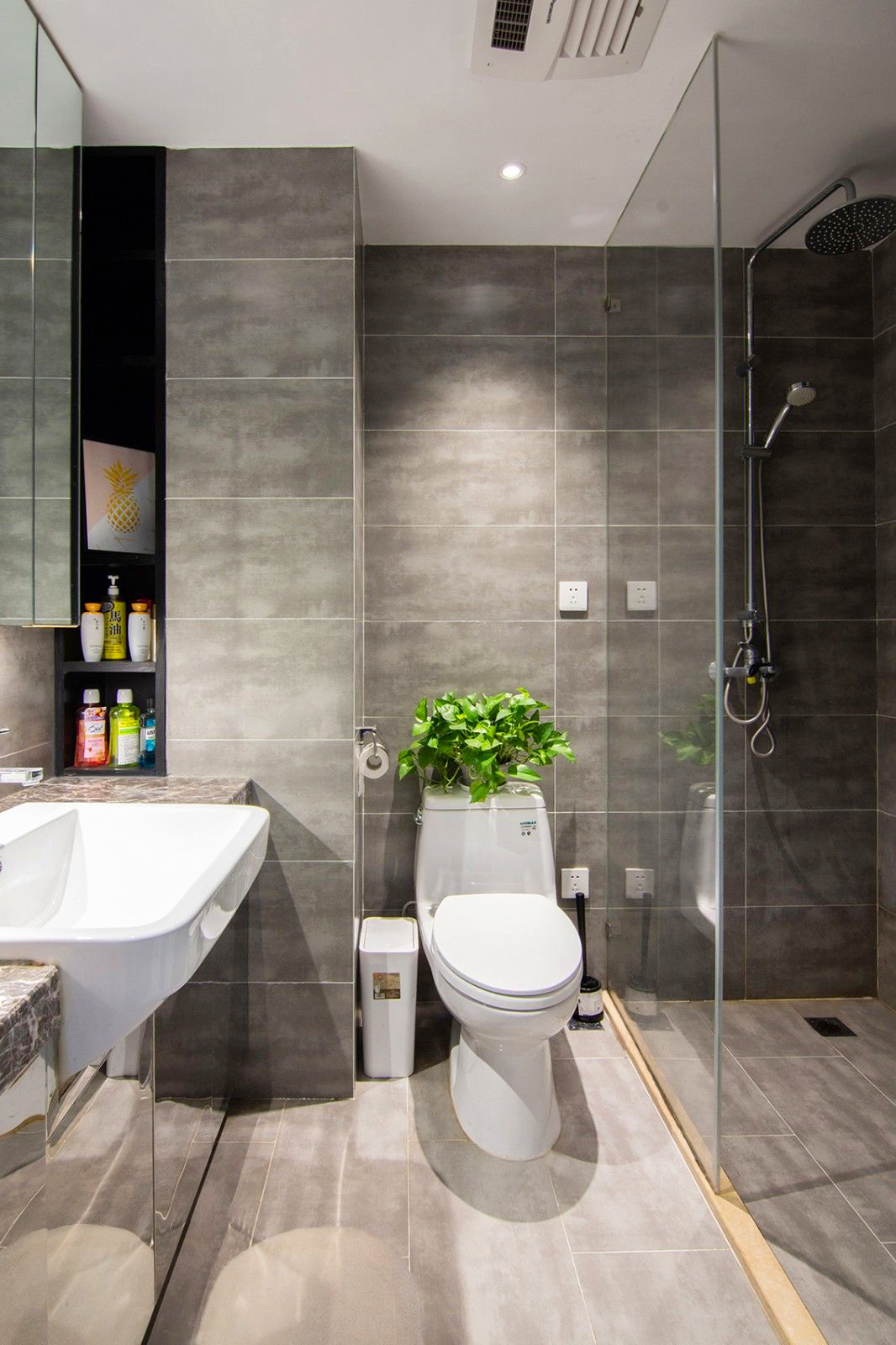 ������������еļң���ˬ��Ȼ��ͷһ�ط��ּ�װ����Ʒ���Ϳ�