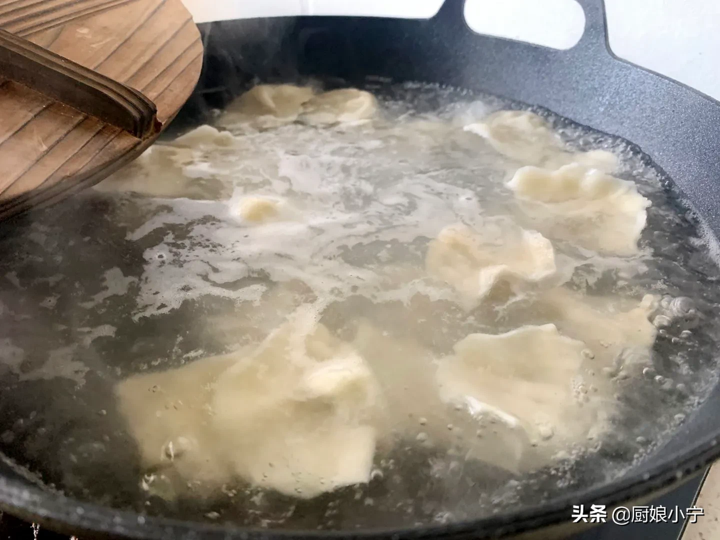 �������ˮ�¹����ǿ�ˮ�¹���һ���Խ������ӵ����⣬�Ͻ��ղ�