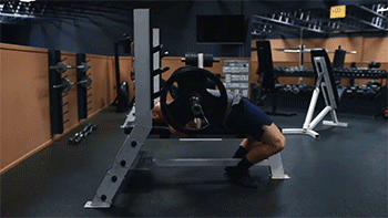 卧推这样练，胸肌自然来