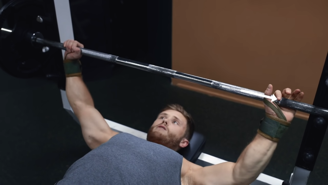 卧推这样练，胸肌自然来