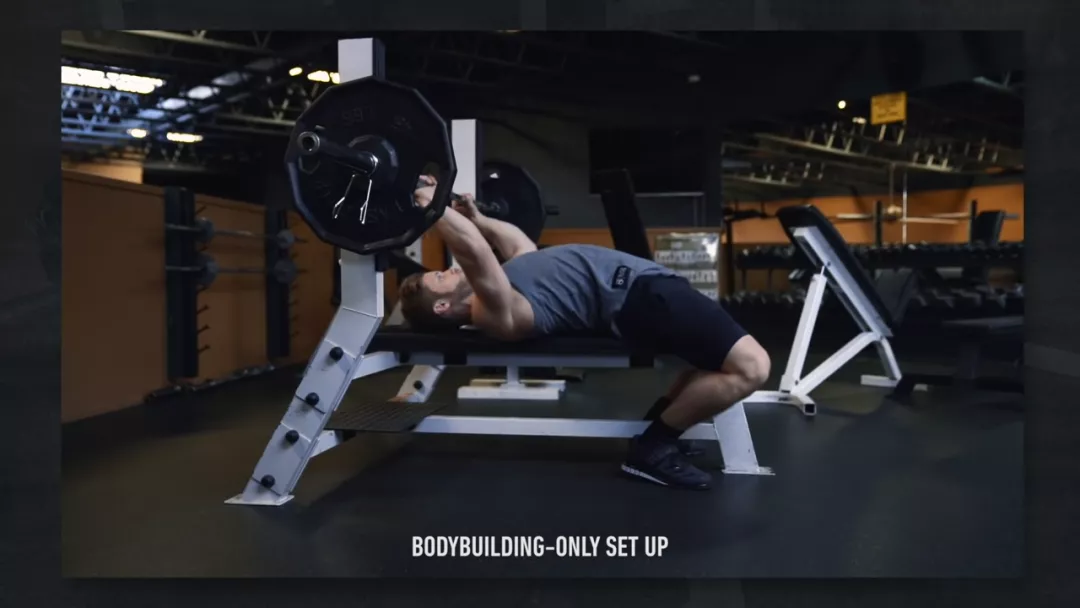 卧推这样练，胸肌自然来