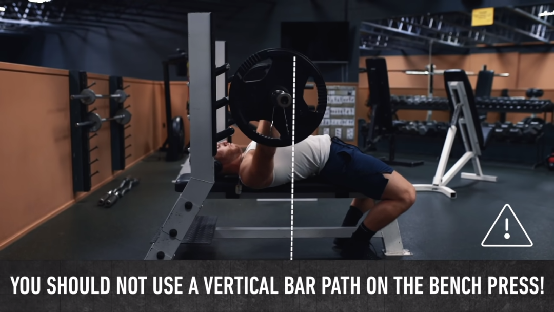 卧推这样练，胸肌自然来