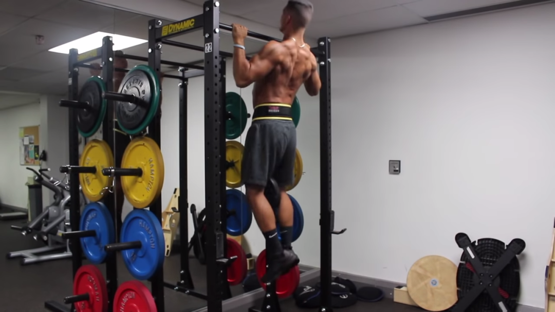 一套高效全面的背部训练，练出圣诞树背